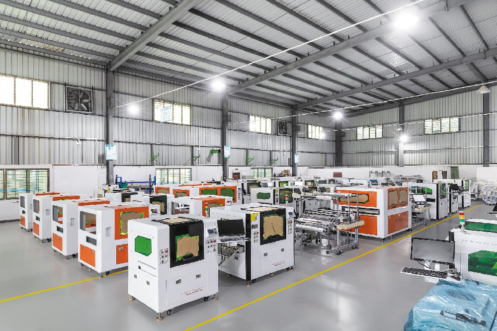 乐动网页版登录入口-激光机车间